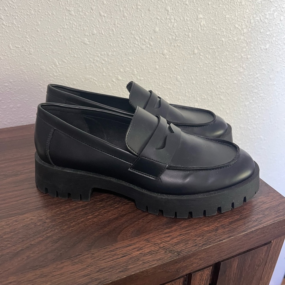 Steve Madden Black Chunky Loafers